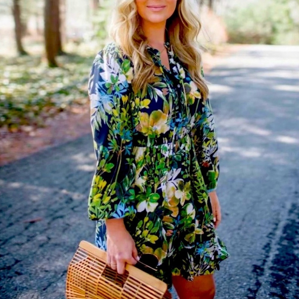 J. Crew 100% SILK watercolor navy floral ruffle dress- XS
Beautiful dress